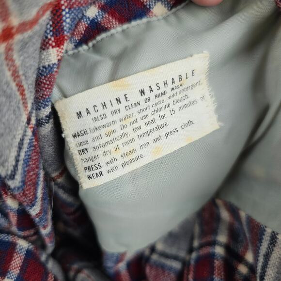 Vintage Pendleton Board Shirt Mens Medium USA Made Loop Collar Plaid Outdoors - Picture 2 of 7